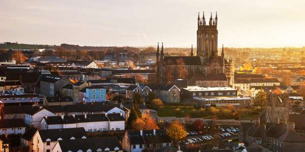 Air & 6+ Nt Ireland Self-Drive Tour w/ Car